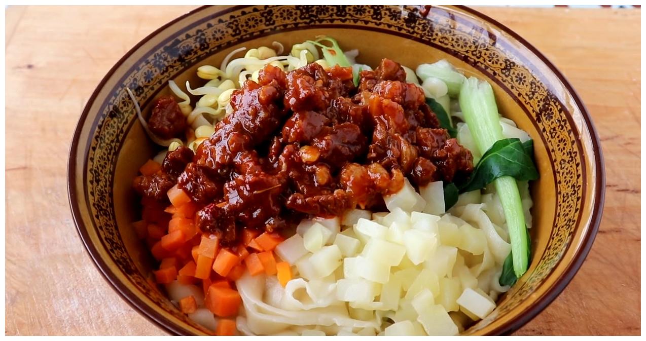 想吃牛肉面别去饭店,方法教你在家做,做一大锅都不够吃,太香了|牛肉面