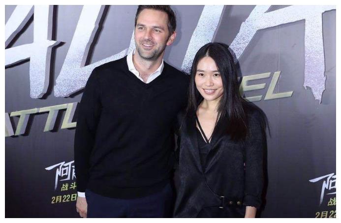 70岁张艺谋近照,隐藏了37年的大女儿,原来是我们熟悉的她|张末|张艺谋