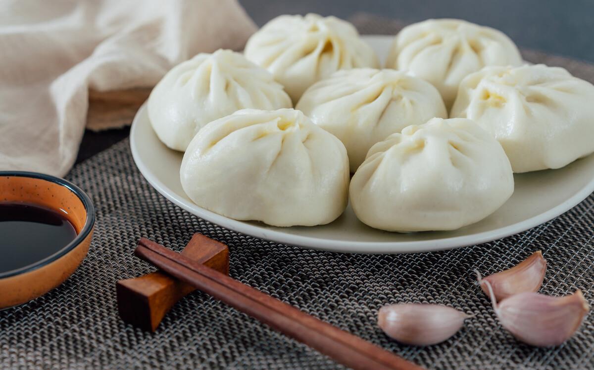 天冷蒸包子发面记得放2味面皮发得又白又大包子暄软好吃