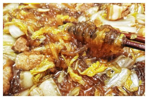 东北炖菜有“四大天王”,小鸡炖蘑菇只能排第二,你吃过几种呢?休闲区蓝鸢梦想 - Www.slyday.coM 东北炖菜有“四大天王”,小鸡炖蘑菇只能排第二,你吃过几种呢?休闲区蓝鸢梦想 - Www.slyday.coM