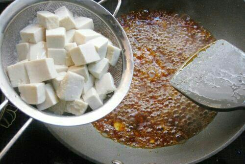 《中华小当家》里的麻婆豆腐,最重要的一步原来这么简单休闲区蓝鸢梦想 - Www.slyday.coM 《中华小当家》里的麻婆豆腐,最重要的一步原来这么简单休闲区蓝鸢梦想 - Www.slyday.coM