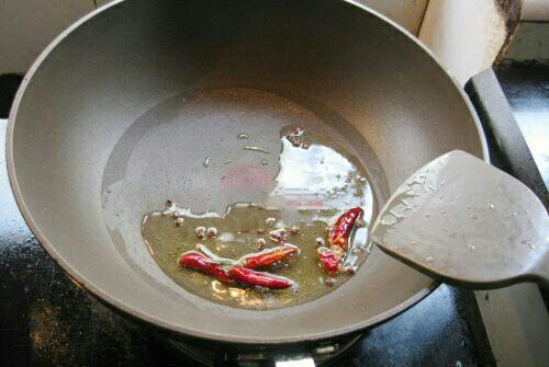 《中华小当家》里的麻婆豆腐,最重要的一步原来这么简单休闲区蓝鸢梦想 - Www.slyday.coM 《中华小当家》里的麻婆豆腐,最重要的一步原来这么简单休闲区蓝鸢梦想 - Www.slyday.coM