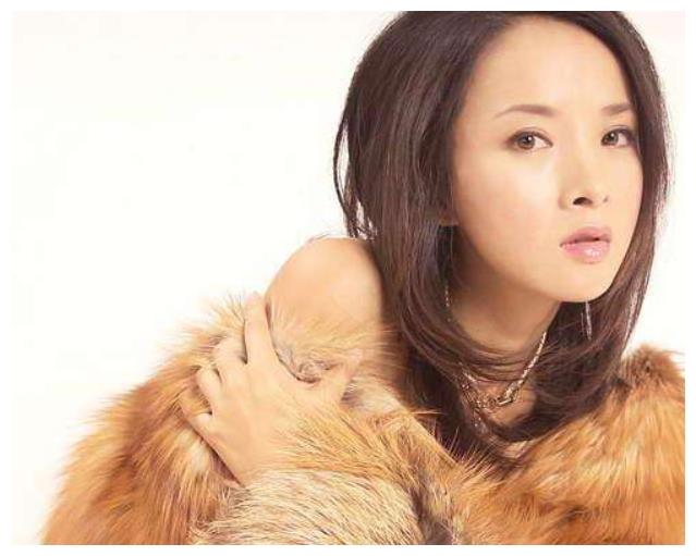 你是否还记得张国荣的电影《夜半歌声》吗?