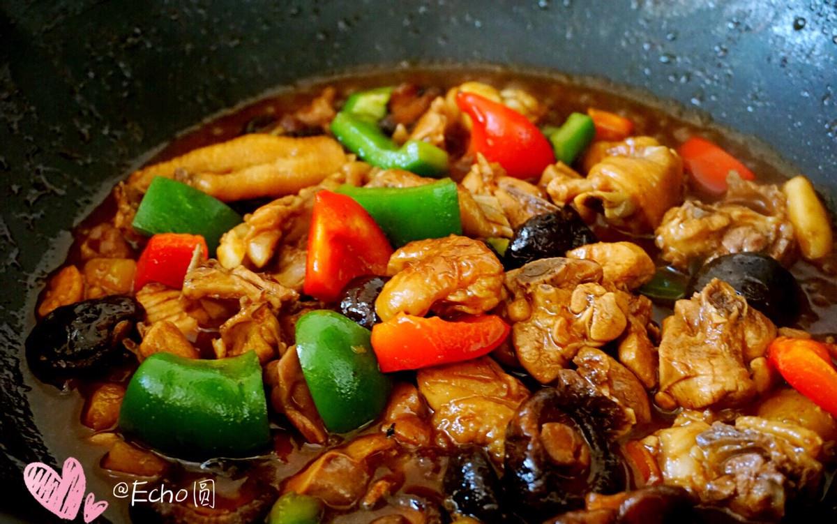 香菇焖鸡爱吃鸡肉的一定要学学这种做法多吃三碗大米饭