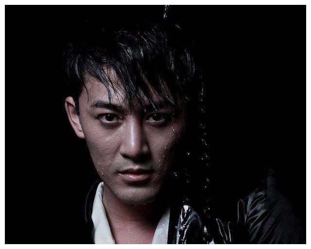 林峯当爸之后暴瘦,留着胡须撞脸霍建华,张馨月自证清白不理传闻