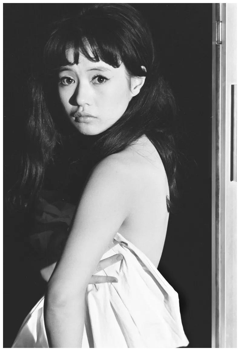 加贺真理子年轻时的颜值有多绝凭昭和妆惊艳了整个美妆界