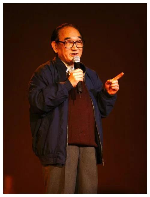 上海滑稽戏的代表人物严顺开,多少人心目中永远的"阿q"