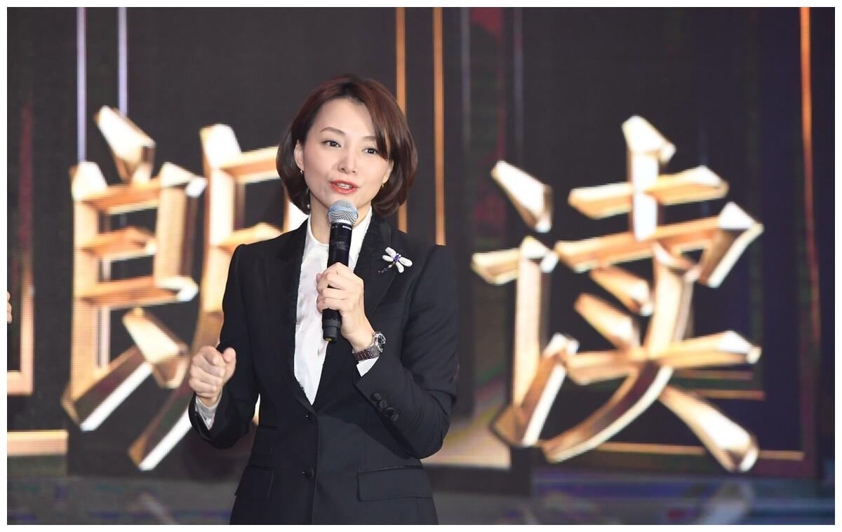 故乡在我心中,董卿主持的朗读者节目非常好看__财经头条