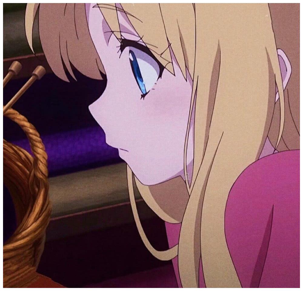 动漫微丧女生头像柠檬水打翻的瞬间看到了夏天