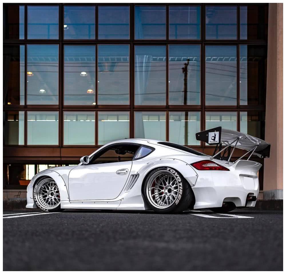 改装宽体套件的保时捷cayman