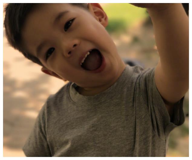 杜江儿子长大了,妻子霍思燕晒嗯哼近照,寸头短袖尽显男子气概