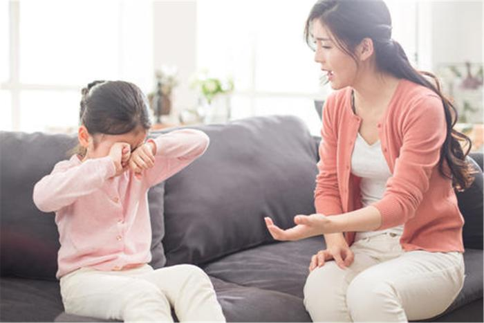 太可爱!2岁萌娃偷啃橱窗面包被发现,妈妈的做法值得点赞休闲区蓝鸢梦想 - Www.slyday.coM 太可爱!2岁萌娃偷啃橱窗面包被发现,妈妈的做法值得点赞休闲区蓝鸢梦想 - Www.slyday.coM
