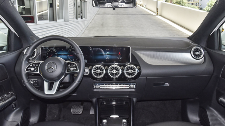 外观时尚,内饰豪华,奔驰gla值得入手么