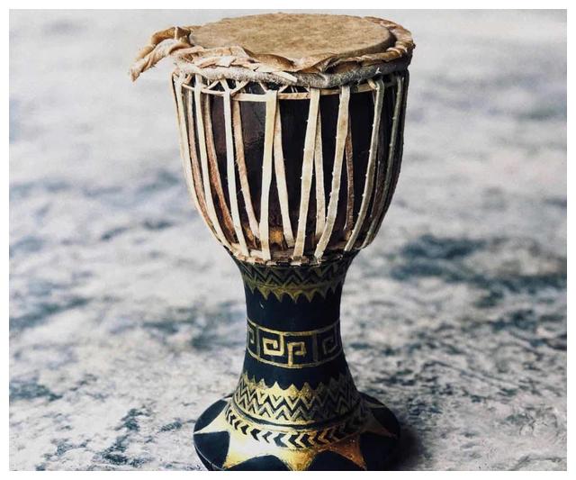 让窦文涛和马家辉着迷的象脚鼓,在版纳傣族乐器中一直稳站c位