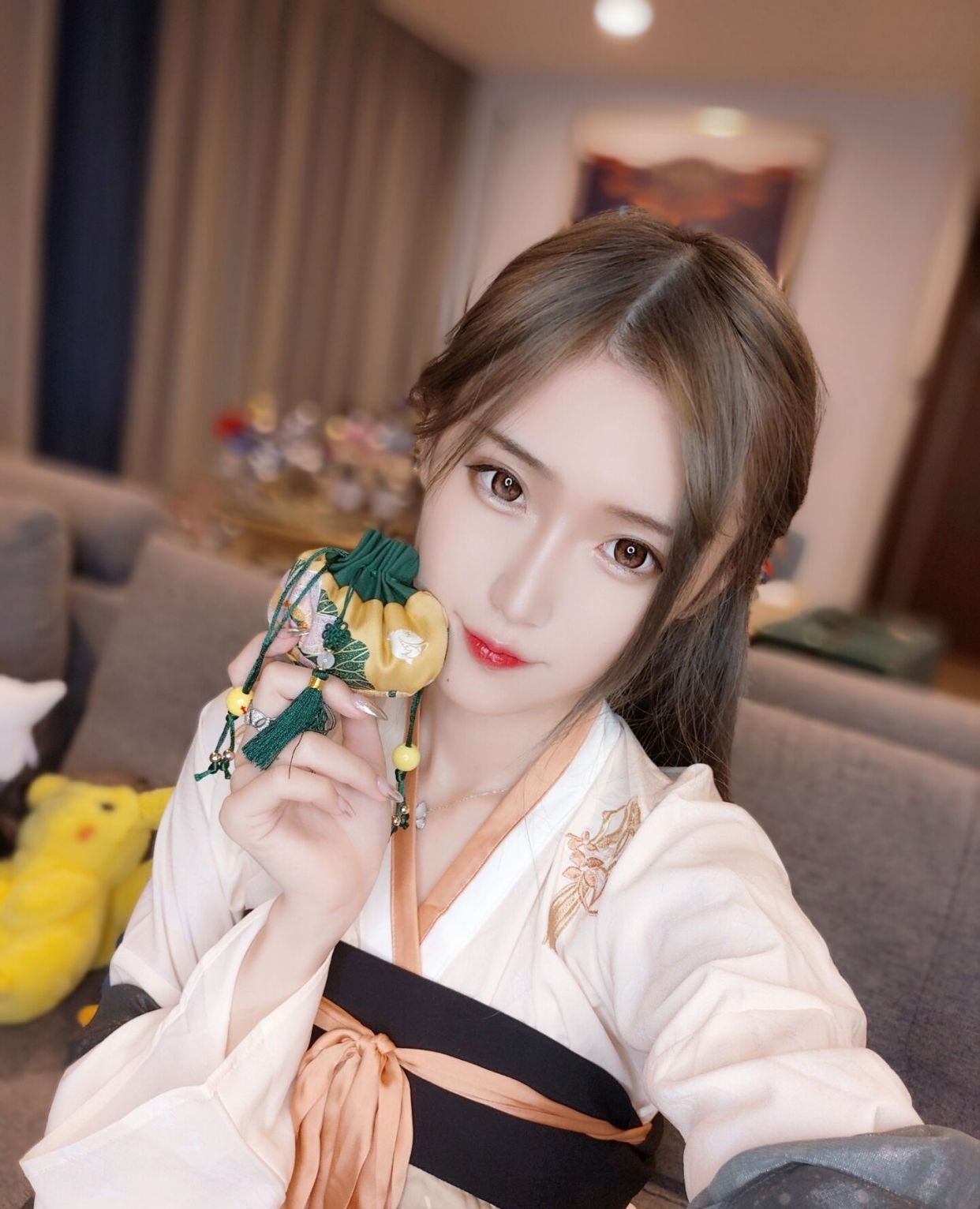 腐团儿cos选,你喜欢这个头饰吗?