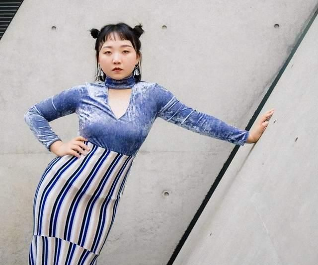 辣目洋子气质很独特162身高走t台却有超模气场眼神太到位了