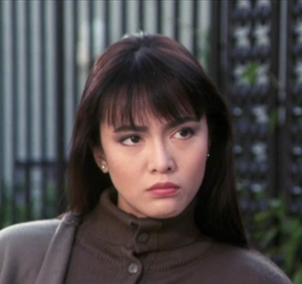 但除他们之外,还有一人吃饭是娱乐圈中的"大姐大",此人名叫郑裕玲.