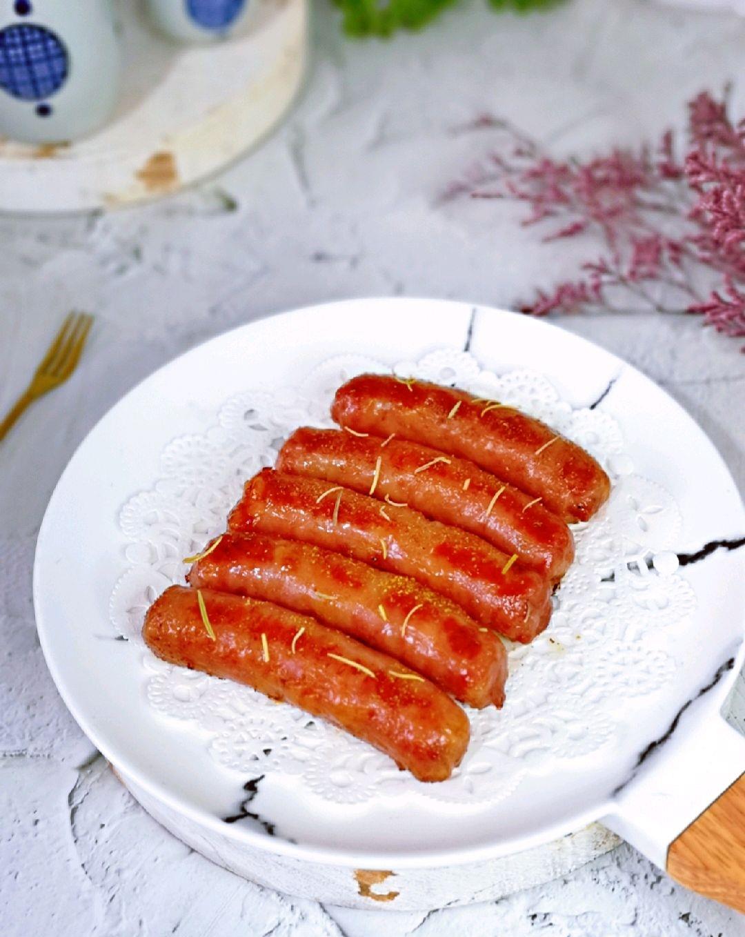 烤箱版迷迭香烤牛肉肠自己做的吃着放心做早餐或零食都不错