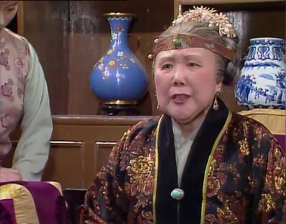 红楼梦:贾母生气,连王熙凤都不给好脸