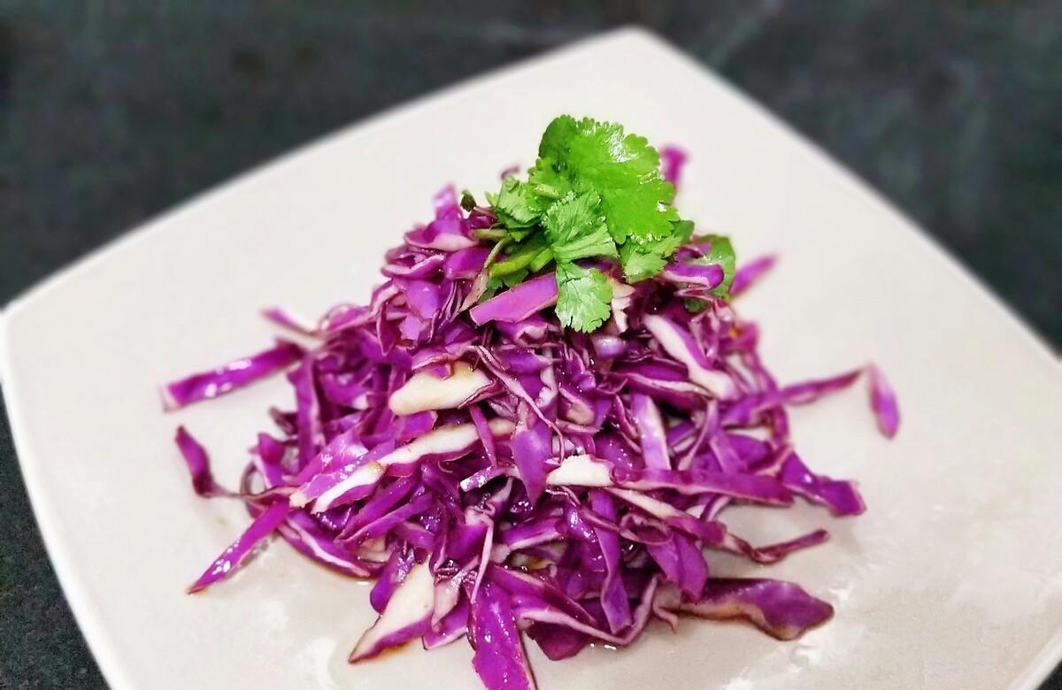 凉拌紫甘蓝需要先焯水还是直接生吃怎么吃更好