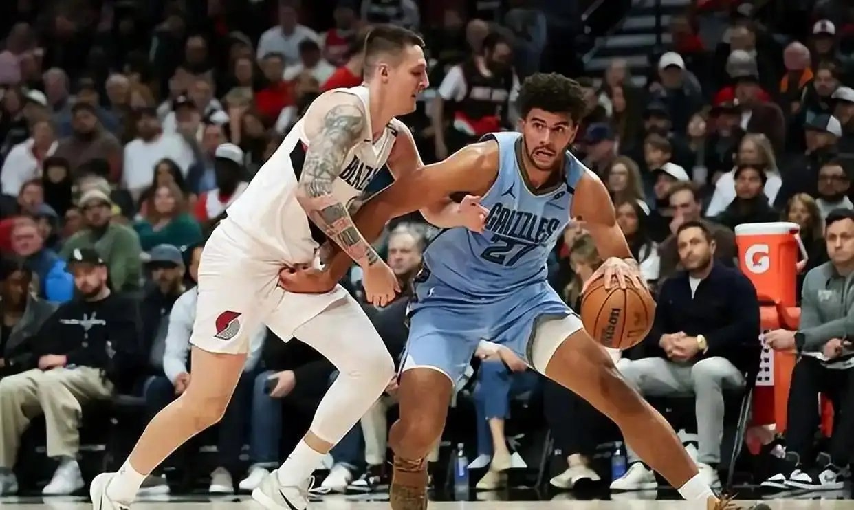 灰熊5连胜追平火箭!探花秀28分钟轰出NBA生涯首个三双 灰熊5连胜追平火箭!探花秀28分钟轰出NBA生涯首个三双