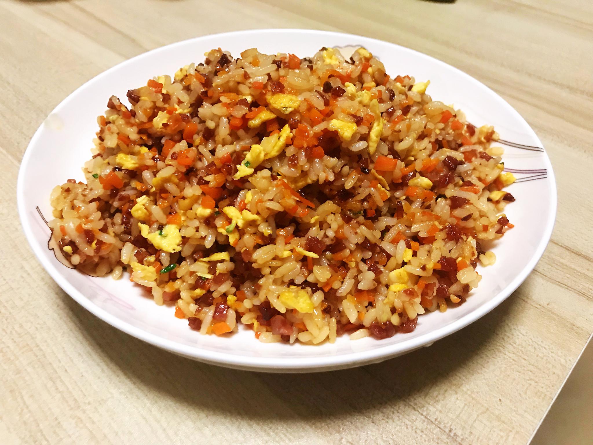 记忆中的好味完美的酱油炒饭一定要试试哦