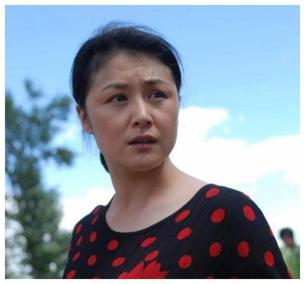 乡村爱情谢大脚罕见透露近况49岁的她皮肤光滑如少女