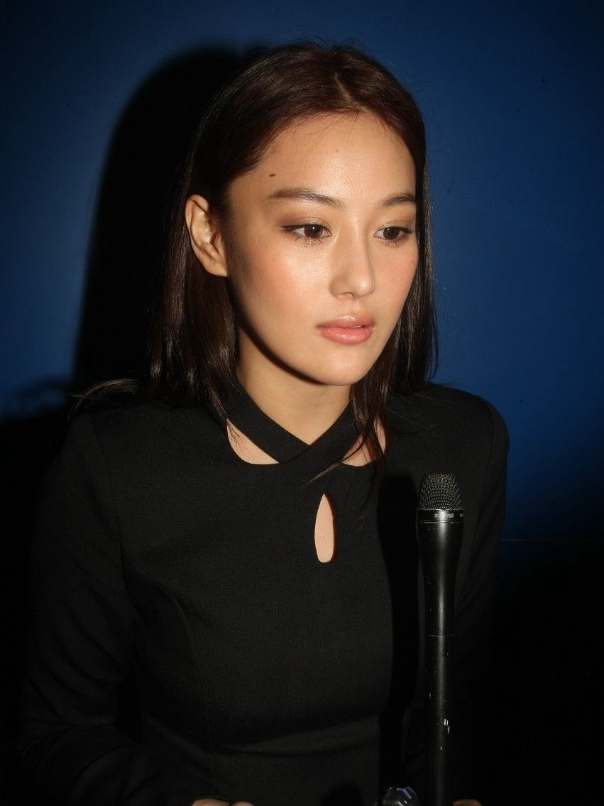 张馨予最美的8个镜头,笑容甜美,身材标志!_高清图集_新浪网