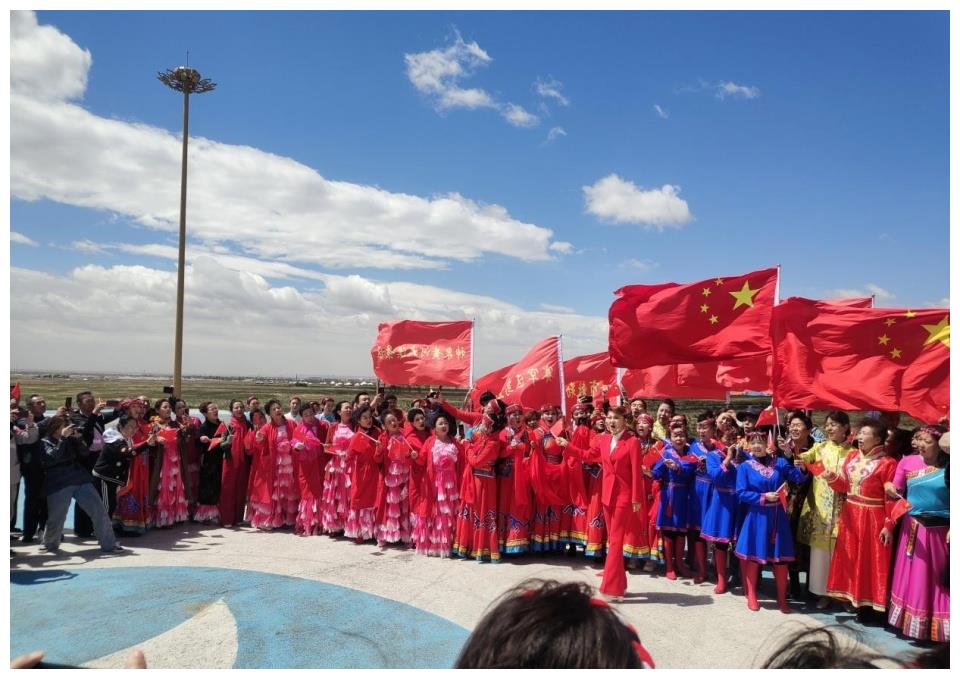 全国各地群众共舞各族儿女心向党民族团结之花遍地开