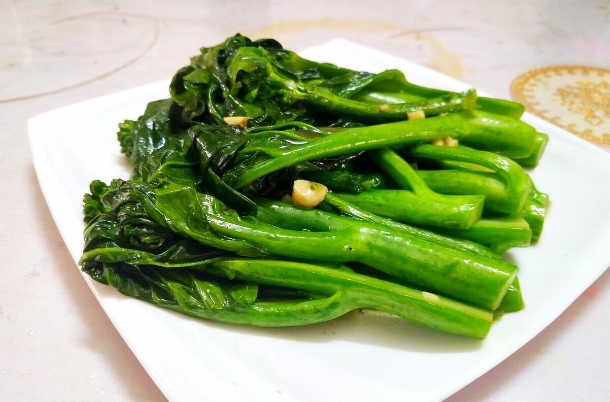 绿叶蔬菜的3种家常做法——炒、蒸、白灼 - 知乎