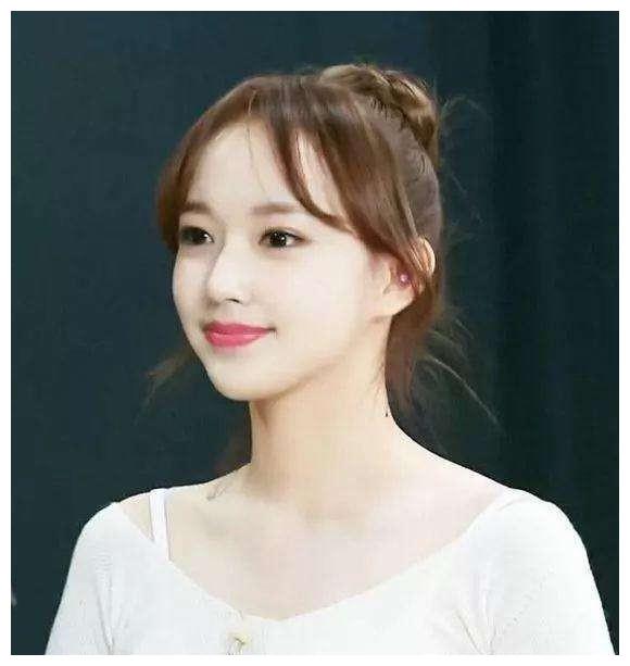 有种"证件照"叫程潇,卸掉大浓妆之后,网友:比鞠婧祎还要惊艳