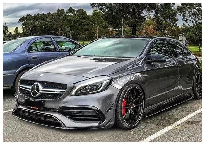 奔驰a45战斗灰改装案例杀伤力满点的尾灯