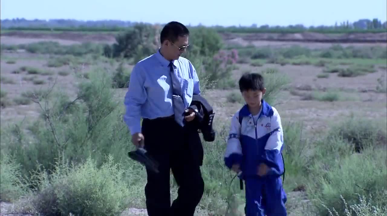 大漠高墙:熊孩子太聪明,竟模仿父亲签名蒙混过关,真是太逗了