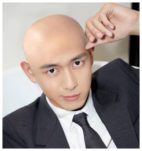 李现寸头?哇哦!相当清爽了!你见过光头的李现吗?