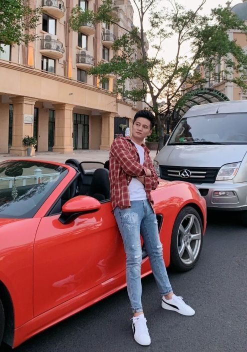 二晨直播带货翻车,被粉丝举报卖劣质产品,自爆外出工作晕倒住院休闲区蓝鸢梦想 - Www.slyday.coM 二晨直播带货翻车,被粉丝举报卖劣质产品,自爆外出工作晕倒住院休闲区蓝鸢梦想 - Www.slyday.coM