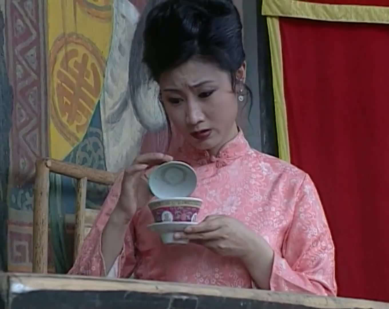 傻儿司令沈小姐愁眉不展的下秒得知司令来看她立马眉开眼笑