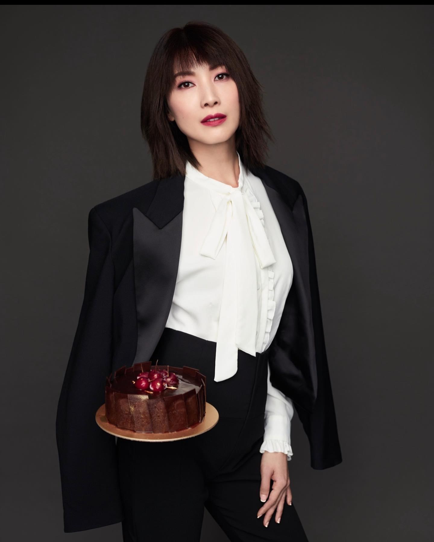 糖朝冠冕收官之战欧萱荧幕里外被甜品包围