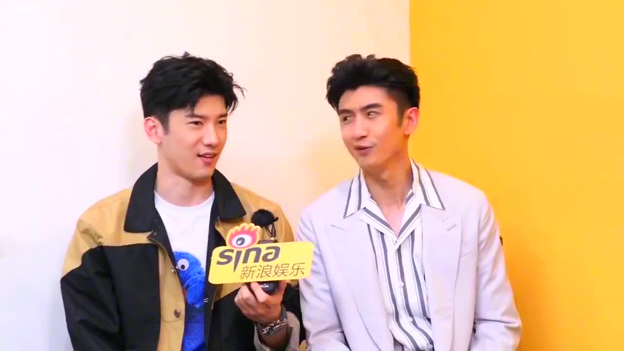 "小燕魔君"刘芮麟和乔四爷"张云龙"二人的采访跟说相声一样