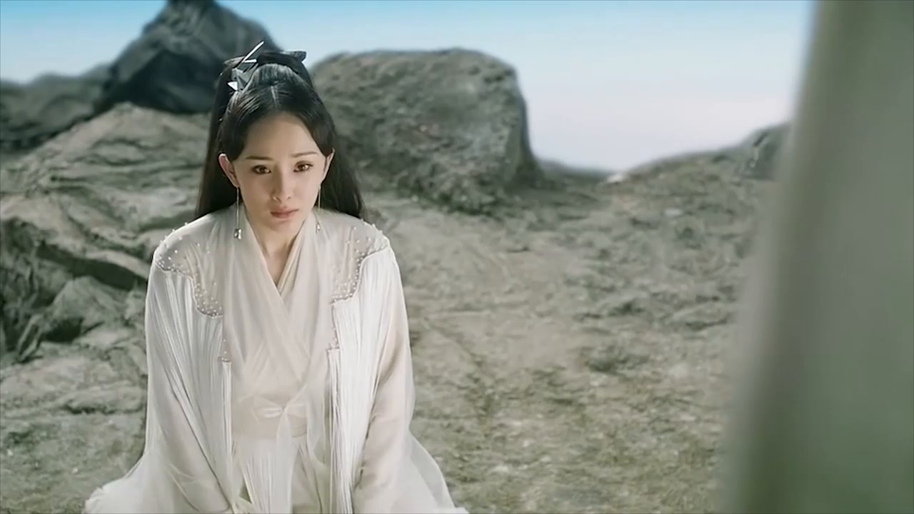 夜华这是幻象还是真人,白浅醒了感受到了夜华,看来有机会