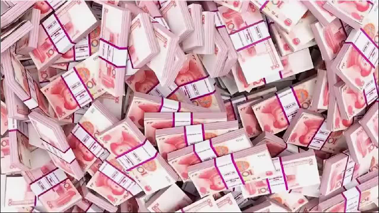 越南成捆的人民币当街摆放究竟要做什么看完明白了