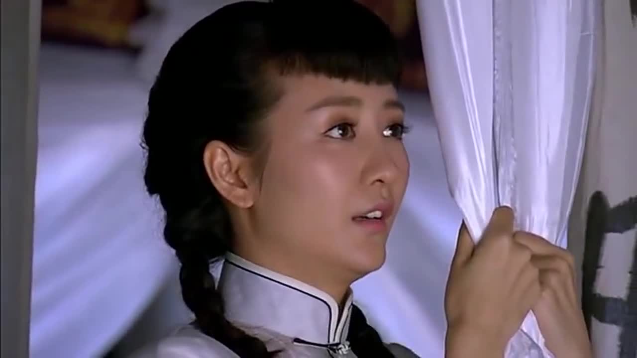 兄妹俩一起上吊,正巧被女子遇上,女子的做法真逗