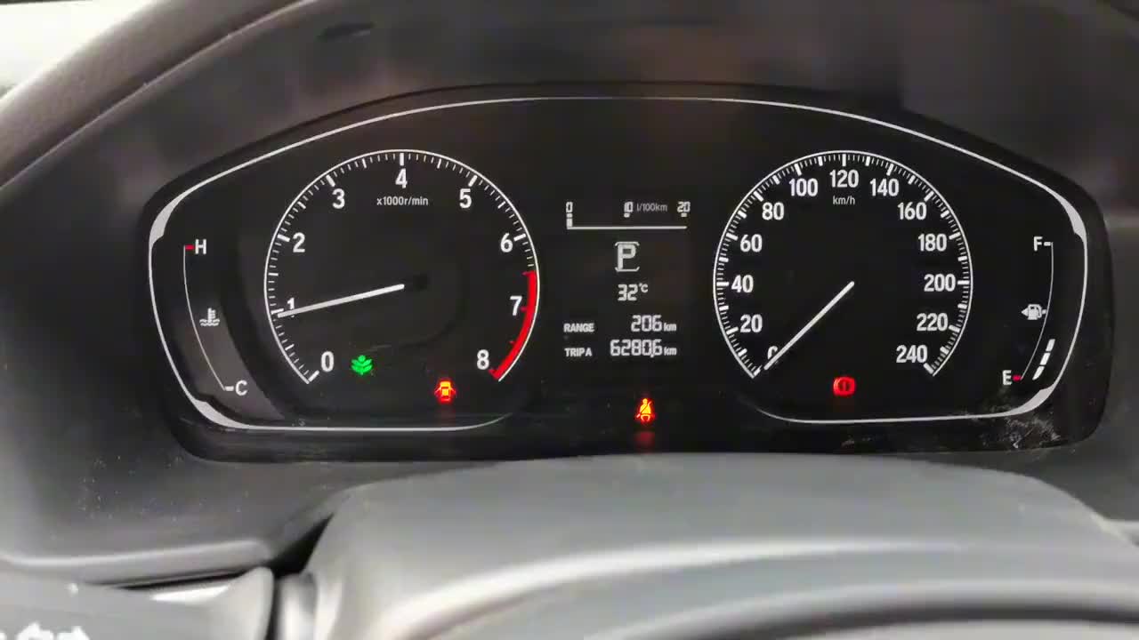 实拍十代雅阁精英版 仪表盘介绍