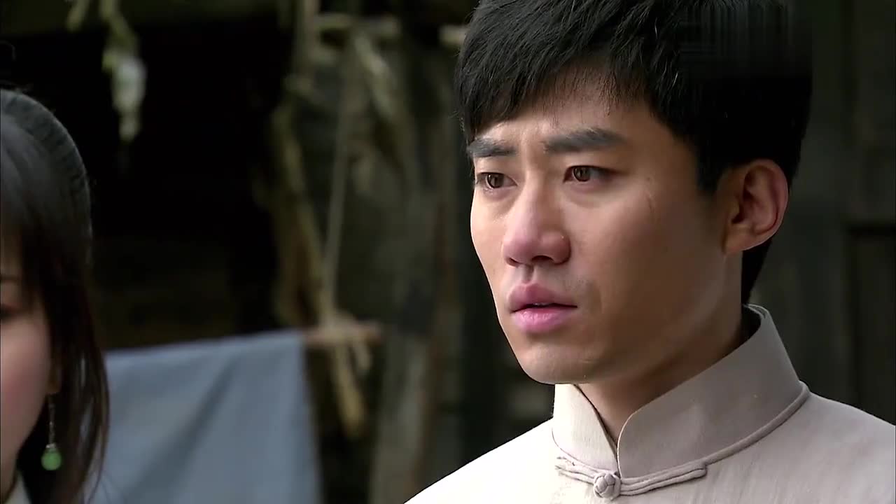 抗日奇侠:无娇沉默不语,战友耐心开导无娇,战友一家亲啊