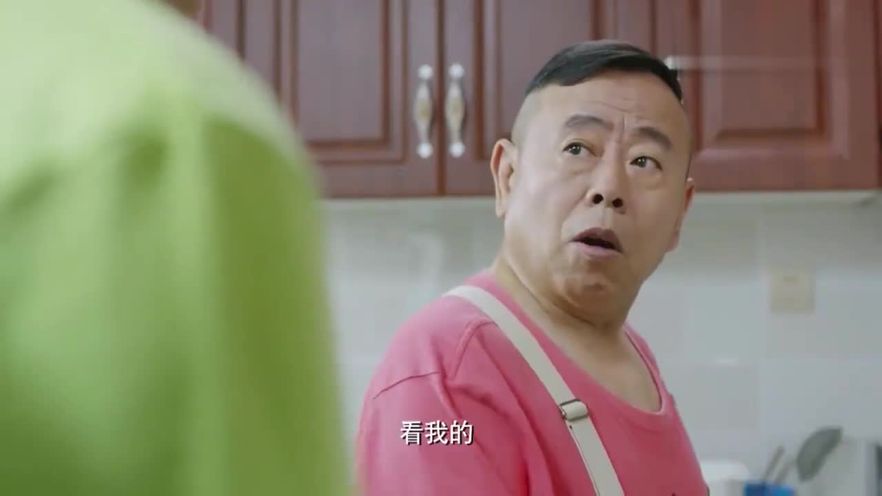 福星盈门:潘长江带着个傻小子用报纸点火做菜,这是什么新招数