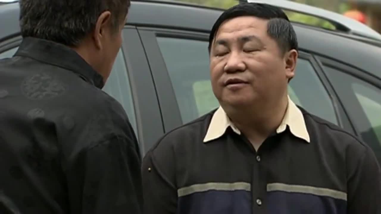 乡村爱情故事:王大拿感觉刘大脑袋怪怪的,不能让他参与长贵的事