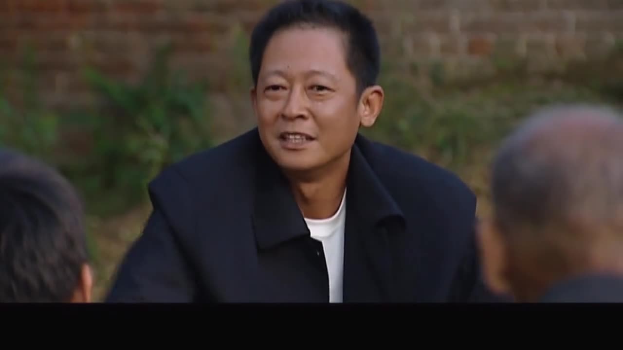 天道:丁元英告诉村民,能解救自己脱贫的救世主,就是他们自己!