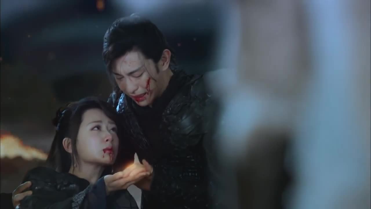 香蜜:天魔大战锦觅惨死,旭凤伤心欲绝,邓伦这段哭戏太虐了