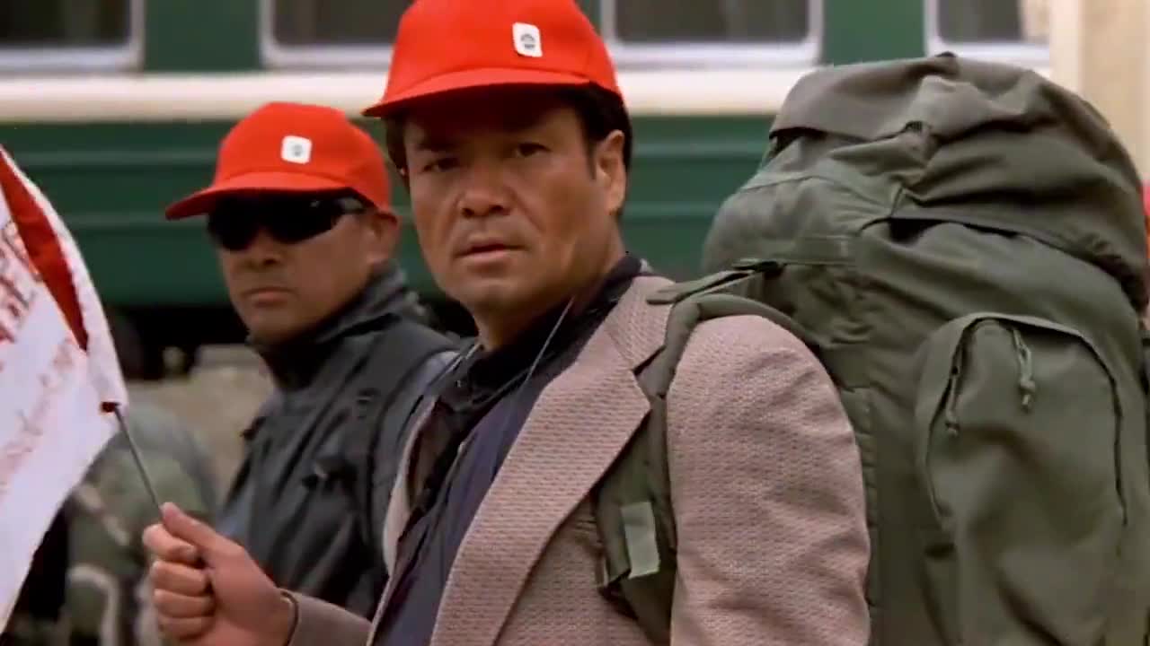 天下无贼:华仔和黎叔火车上的对决,到底谁能技高一筹