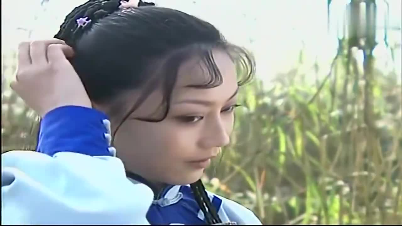 江山为重:弘历把铁扇当定情信物,送给了鱼娘,弟弟不乐意了