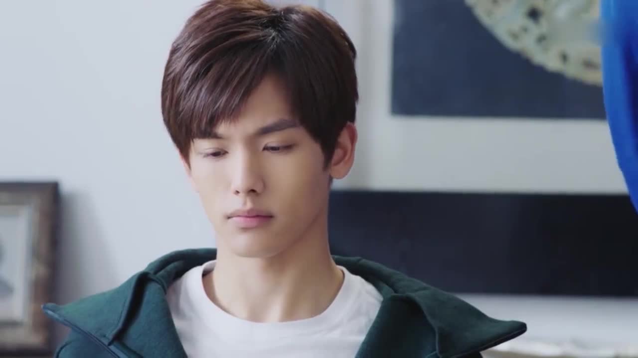 最动听的事:黑粉跟拍贝耳朵给叶抒微做早饭,看起来还蛮好吃的